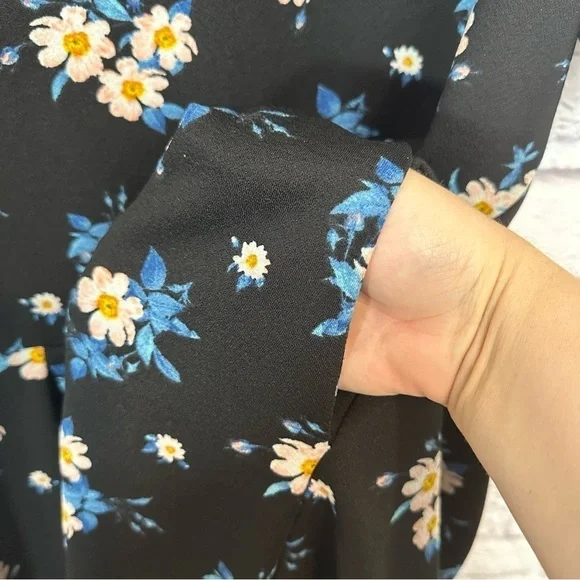 LulaRoe Black Floral Fit and Flare Short Sleeve Dress Size 3XL - Picture 9 of 11